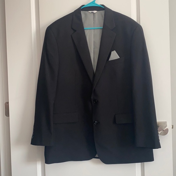 Men’s black suit coat. Classic fit.